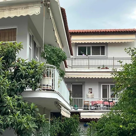 Under The Castle Daire