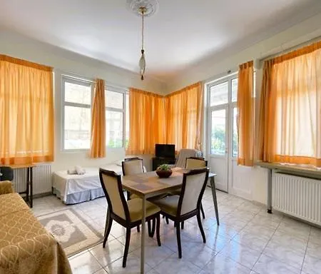 Under The Castle * 纳夫普利翁