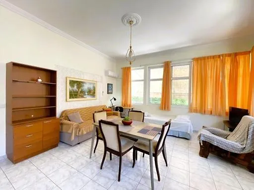 Under The Castle * Náuplia