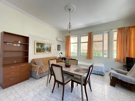 Under The Castle Náuplia